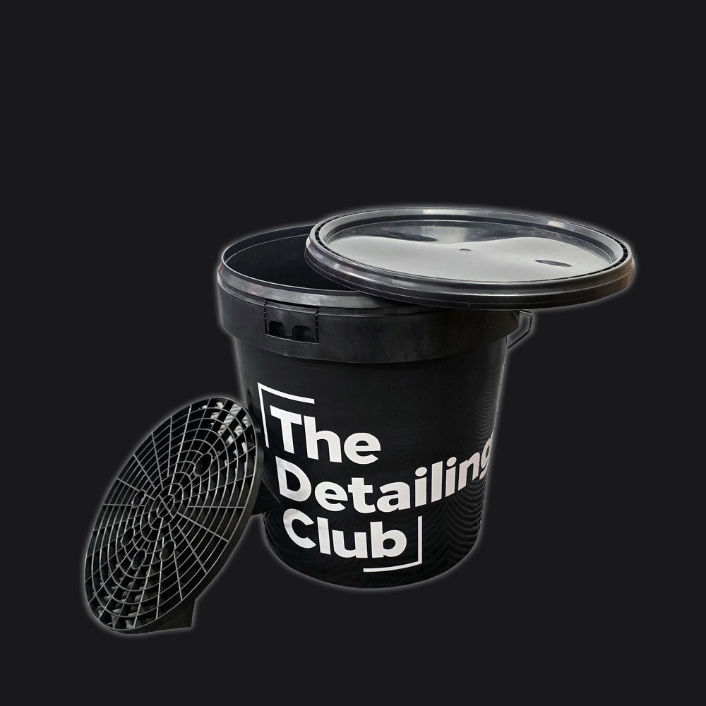 Cubo de Detailing Club con Grit Guard y tapa - 15L